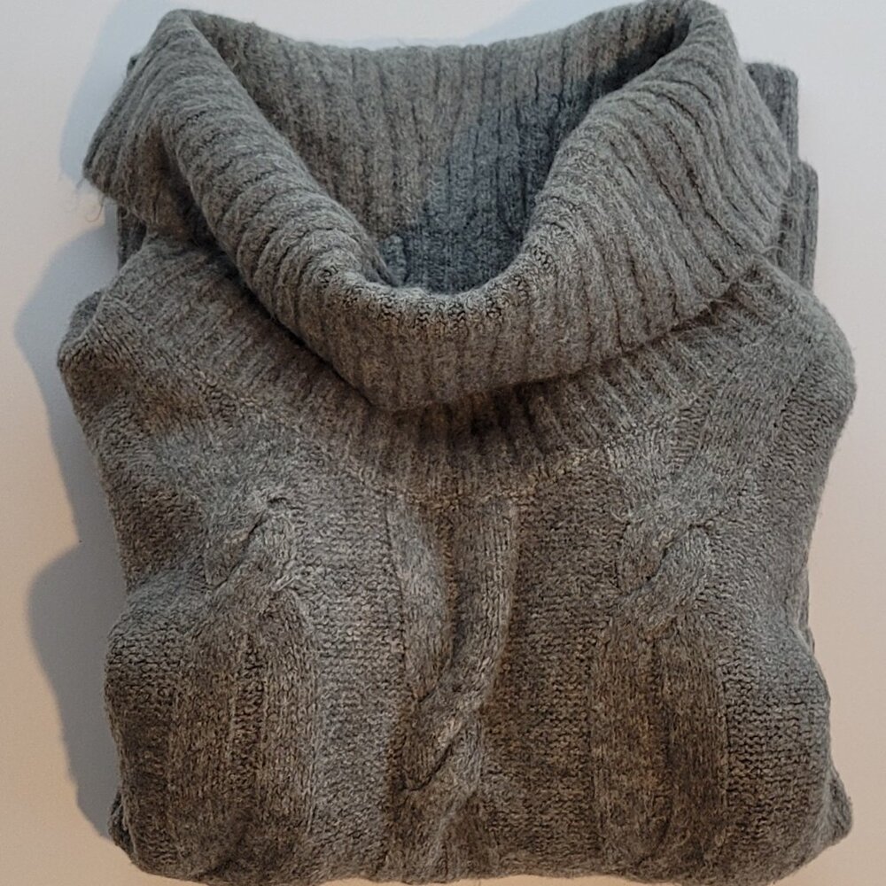 DKNY Women's SIZE LARGE Gray Cable Knit Oversize Cowl Neck slit-side sweater - Picture 4 of 7